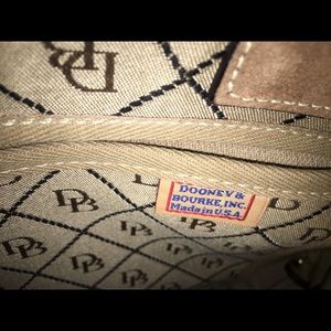 Dooney & Bourke Bags - Dooney & Bourke Bucket Bag Dooney & Bourke Bags - Dooney & Bourke Bucket Bag